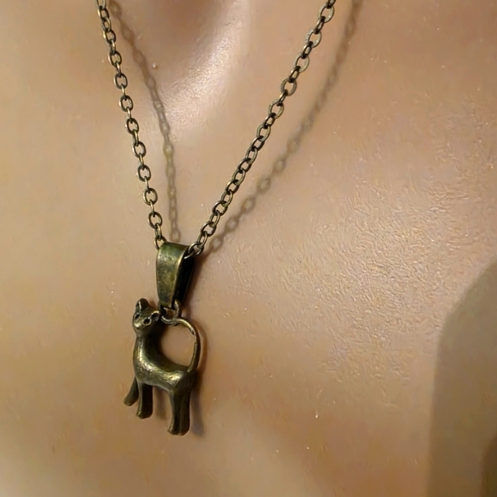 Antique Gold Cat Necklace Pendant, Gold Cat Necklace, Minimalist Elegant Kitty - Picture 4 of 13